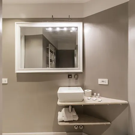 Trastevere Travertino Apartment